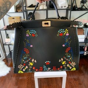 ‘Peekaboo’ Style Purse